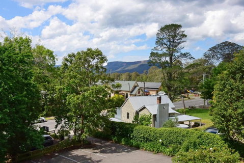 Cloudsong Chalet 1 Close To The Village Centre! - Accommodation Burleigh 4