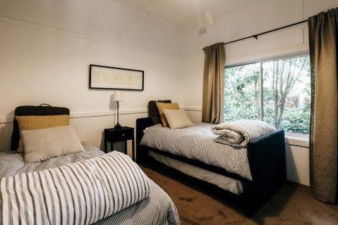 Braebrook Stunning Farm House! - Accommodation Burleigh 5