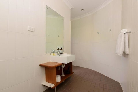 Cloudsong Chalet 3 Close To The Village Centre! - Accommodation Burleigh 1