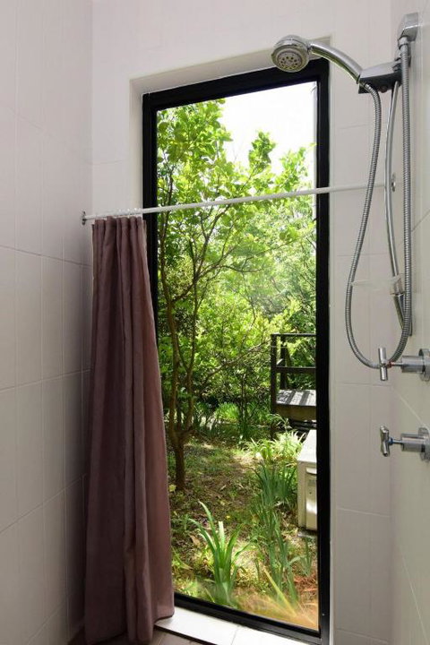 Cloudsong Chalet 2 Close To The Village Centre! - Accommodation Burleigh 6