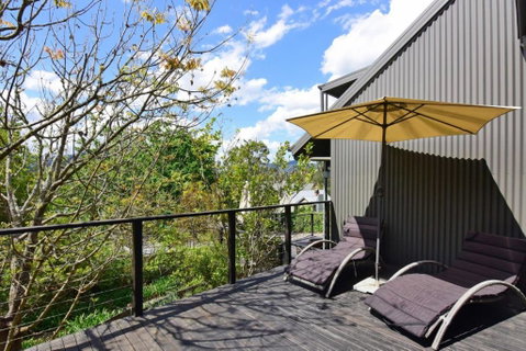 Cloudsong Chalet 2 Close To The Village Centre! - Accommodation Burleigh 3