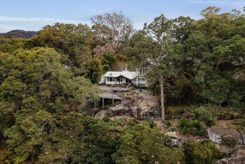 Equanimity Beautiful Character Filled House! - Accommodation Burleigh 3
