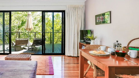 Cloudsong Chalet 4 Close To The Village Centre! - Accommodation Burleigh 5