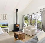 Treetops Newly renovated in the village - Accommodation Burleigh