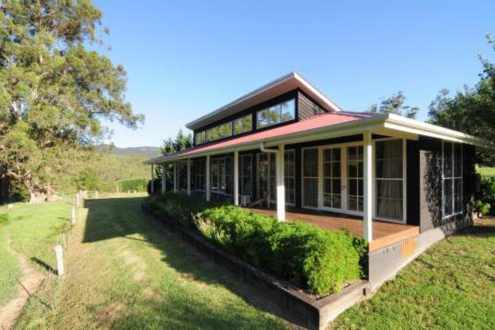 Macquarie Pass NSW Accommodation Burleigh