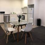 Modern Apartment In Liverpool CBD - Accommodation Burleigh 0