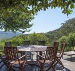 Taliesin Beautiful 4 bedroom home with amazing views - Accommodation Burleigh