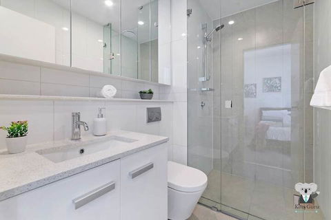 SouthWest LIVERPOOL Amazing View 2Bed APT NLP100A - Accommodation Burleigh 4