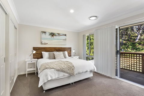 Fingal Retreat 2 Rocky Point Road 2 / 138 - Accommodation Burleigh 6