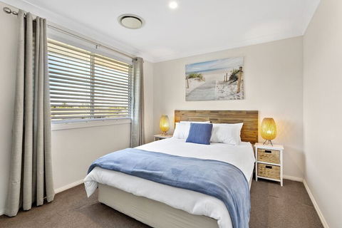 Fingal Retreat 2 Rocky Point Road 2 / 138 - Accommodation Burleigh 5