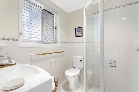 Fingal Retreat 2 Rocky Point Road 2 / 138 - Accommodation Burleigh 2