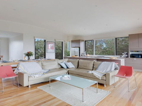 Aloha Direct Beach Access From Property - Accommodation Burleigh 2