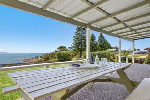 Amazing Aspects Perched Above Tilbury Cove - Accommodation Burleigh 3