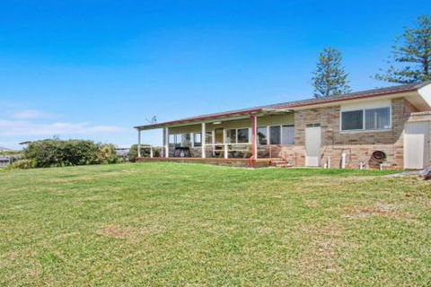 Amazing Aspects Perched Above Tilbury Cove - Accommodation Burleigh 7