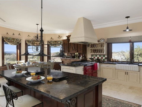 Kilburn Views As Far As The Eyes Can See - Accommodation Burleigh 6