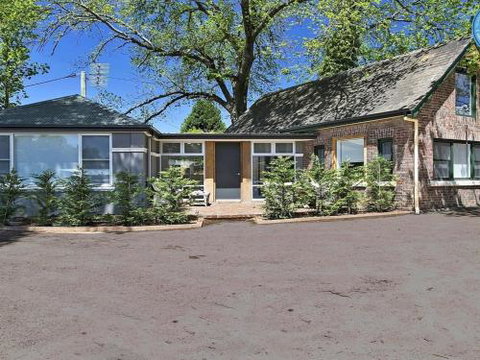 Old Bank Stables 3 Night Weekends For Price Of 2 - Accommodation Burleigh 5