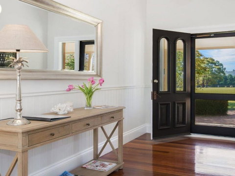Sutton Downs Renovated Country Home On 100 Acres - Accommodation Burleigh 3