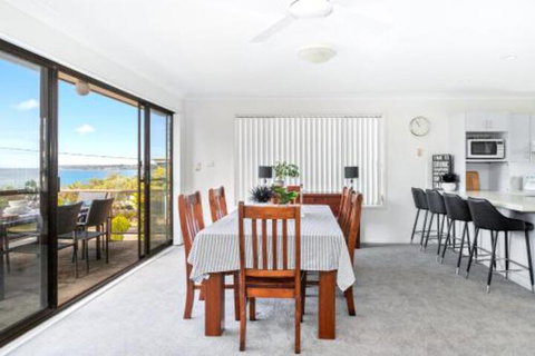 Beachside Getaway - Accommodation Burleigh 7