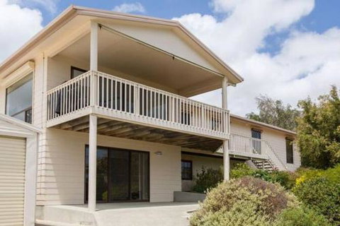 Bimbadeen - Accommodation Burleigh 4