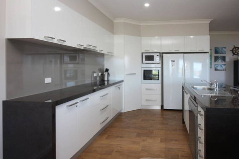 Waterfront On Osprey - Accommodation Burleigh 1