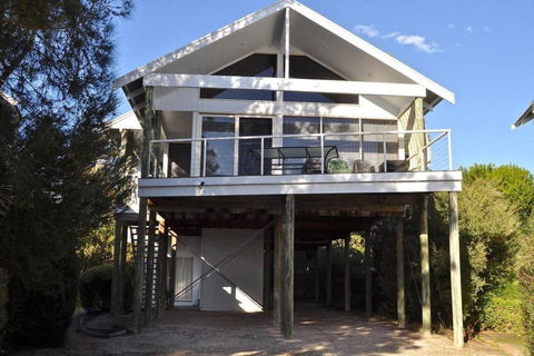 Sheoak Holiday Home - Accommodation Burleigh 1