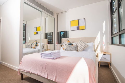 Serene Leichhardt 2bed2bath APT - Accommodation Burleigh 5