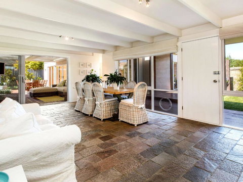 WAIKIKI BLAIRGOWRIE - Accommodation Burleigh 3