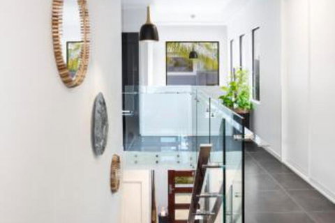 WINDFALL In PALM COVE - Accommodation Burleigh 7