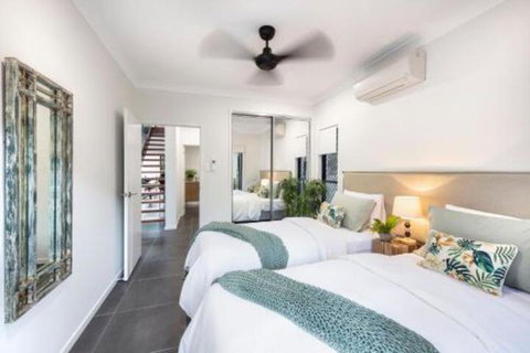 WINDFALL In PALM COVE - Accommodation Burleigh 3