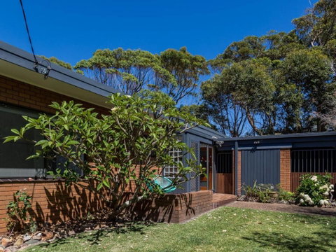 235 Mitchell Parade Mollymook - Accommodation Burleigh 1