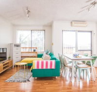 Simple Comfort 2bed1bath Unit in Meadowbank - Accommodation Burleigh