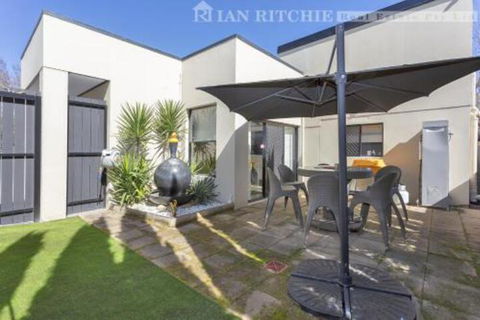 Marilyns Place: Private + Spacious + Central - Accommodation Burleigh 4