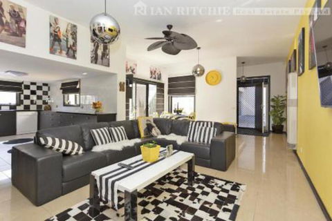 Marilyns Place: Private + Spacious + Central - Accommodation Burleigh 0