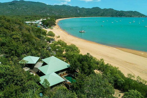 Absolute Beachfront - Accommodation Burleigh 2