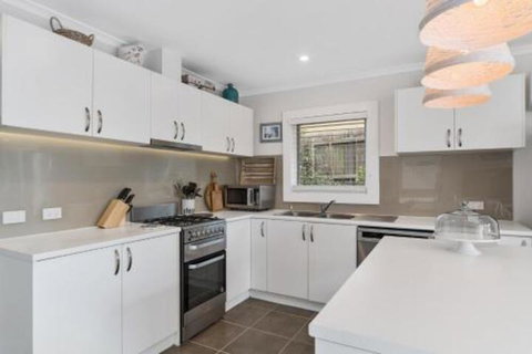 Mediterranean Serenity - Accommodation Burleigh 6
