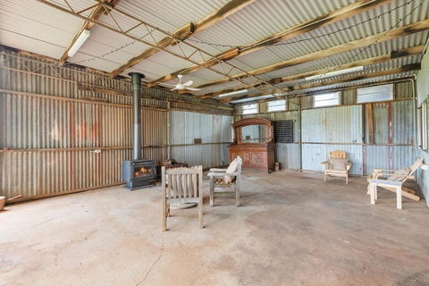 Farm & Co Sy - Accommodation Burleigh 2