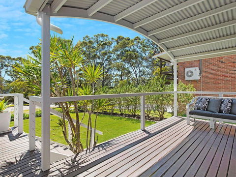 Akarana Beach House :: Jervis Bay Rentals - Accommodation Burleigh 5