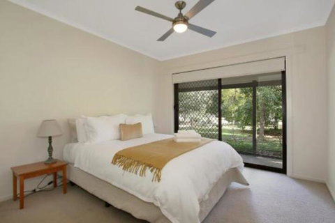 Alpine Streamside - Accommodation Burleigh 5