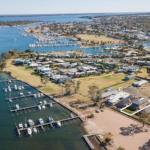 Captains Hideaway Jetty Berth & Pet Friendly - Accommodation Burleigh 0