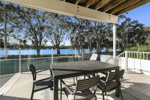 Stunning River House 51 Hilton Esplanade - Accommodation Burleigh 0
