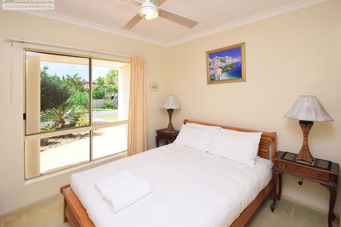 Fabulous Pet Friendly Family Home - 3 Carribean Court - Accommodation Burleigh 5