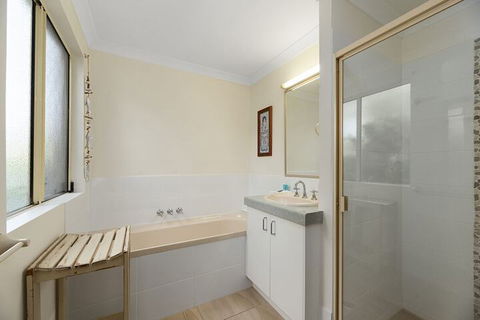 Fabulous Pet Friendly Family Home - 3 Carribean Court - Accommodation Burleigh 2