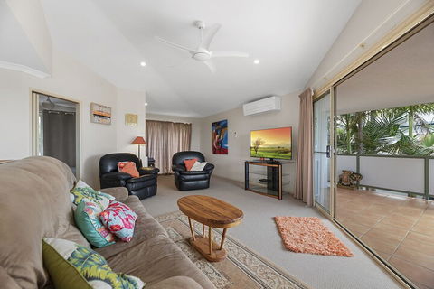 Fabulous Pet Friendly Family Home - 3 Carribean Court - Accommodation Burleigh 6