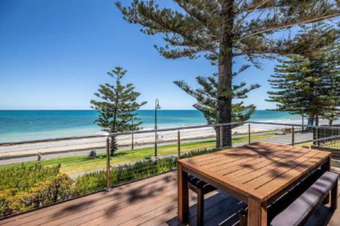 ULTIMA At The Bay Glenelg Absolute Beachfront - Accommodation Burleigh 4