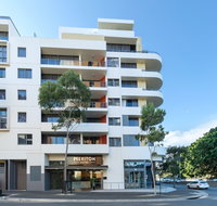 Meriton Serviced Apartments Danks Street - Accommodation Burleigh