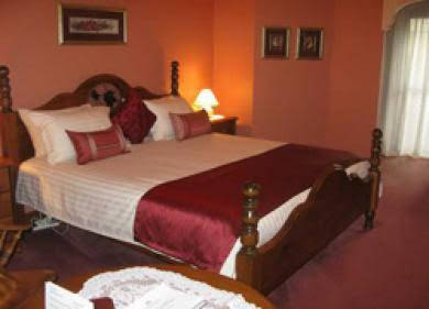 Correa Corner Bed & Breakfast - Accommodation Burleigh 0