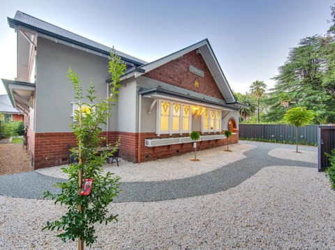 Fernhurst Albury - Accommodation Burleigh 0