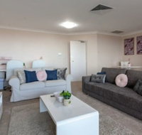 Milsons Point Apartment With Harbour Bridge Views - Accommodation Burleigh