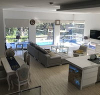 Luxury big house cinema pool many guests - Accommodation Burleigh