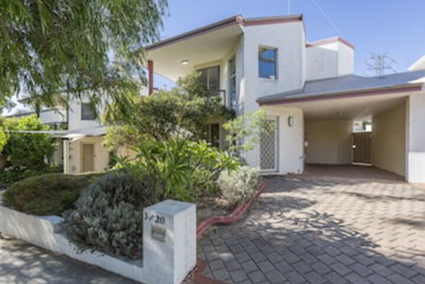 The Burswood Townhouse - Accommodation Burleigh 0